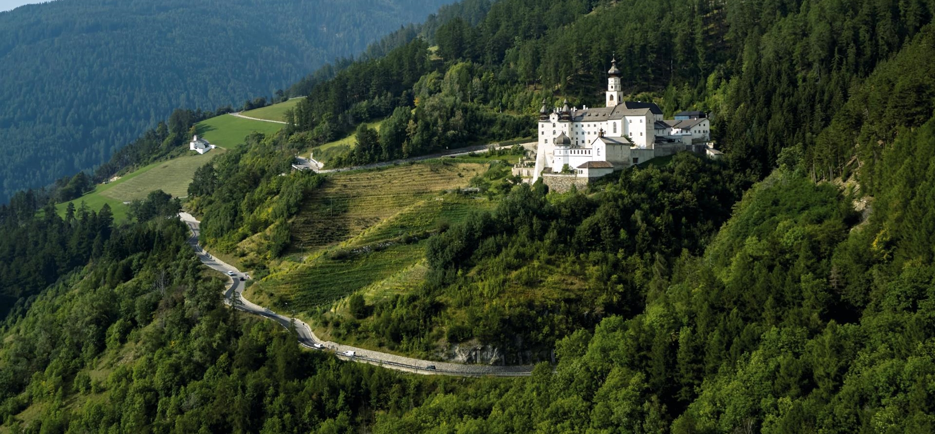 Außenaufnahme_mit_Straße_ReneRiller